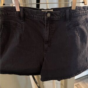 Universal Thread Black high rise, midi shorts 16